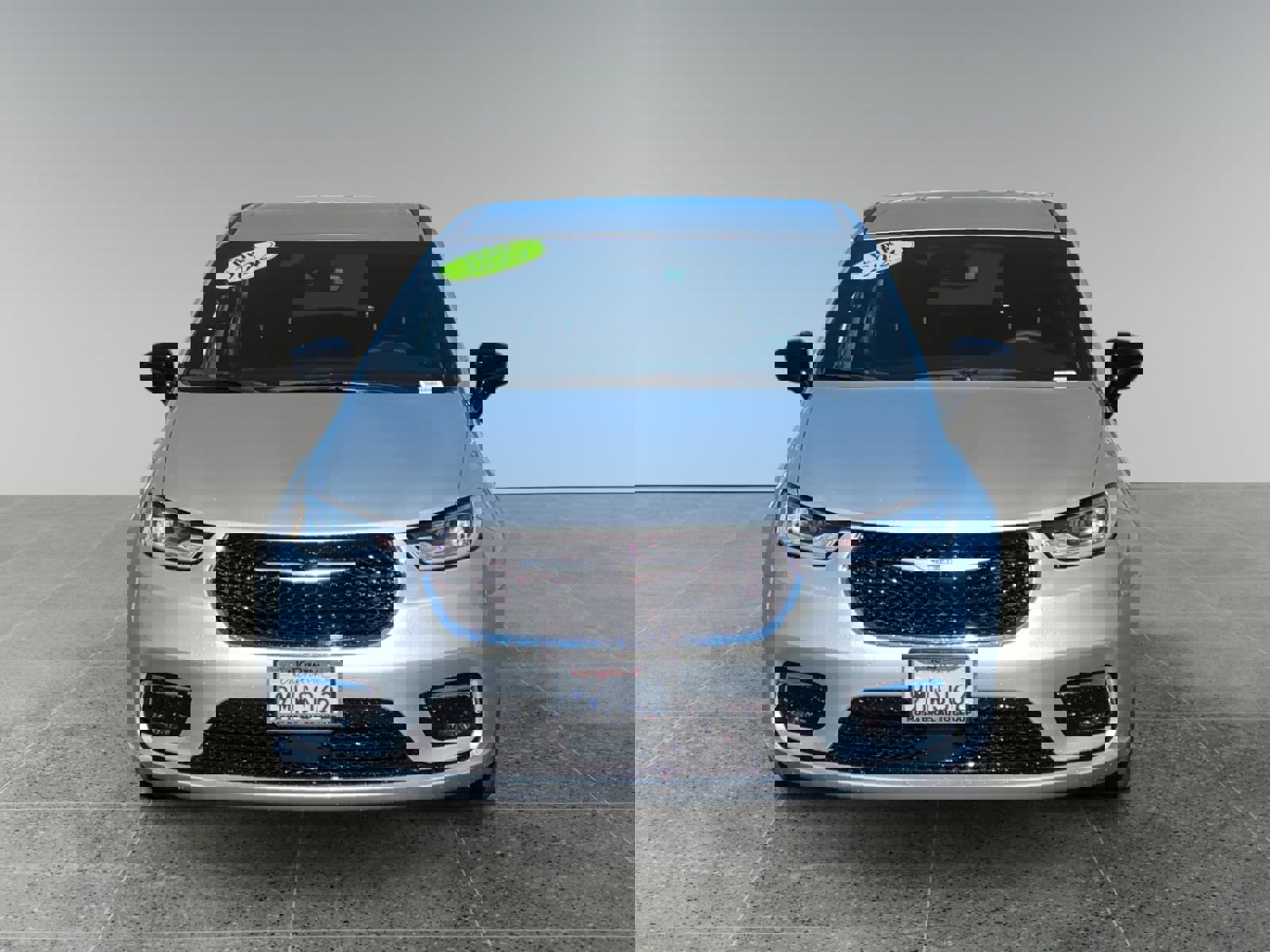 Used 2024 Chrysler Pacifica Touring image 9