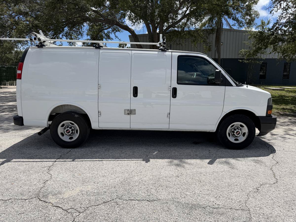 Used 2025 GMC Savana 3500 RWD image 8
