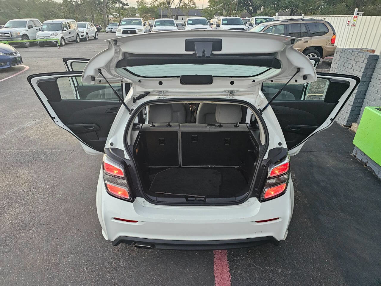 Used 2017 Chevrolet Sonic LT image 37