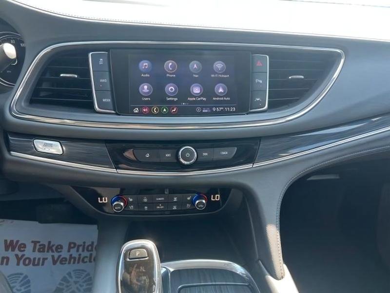 Used 2020 Buick Enclave Premium w/ Sun and Sites Package image 12