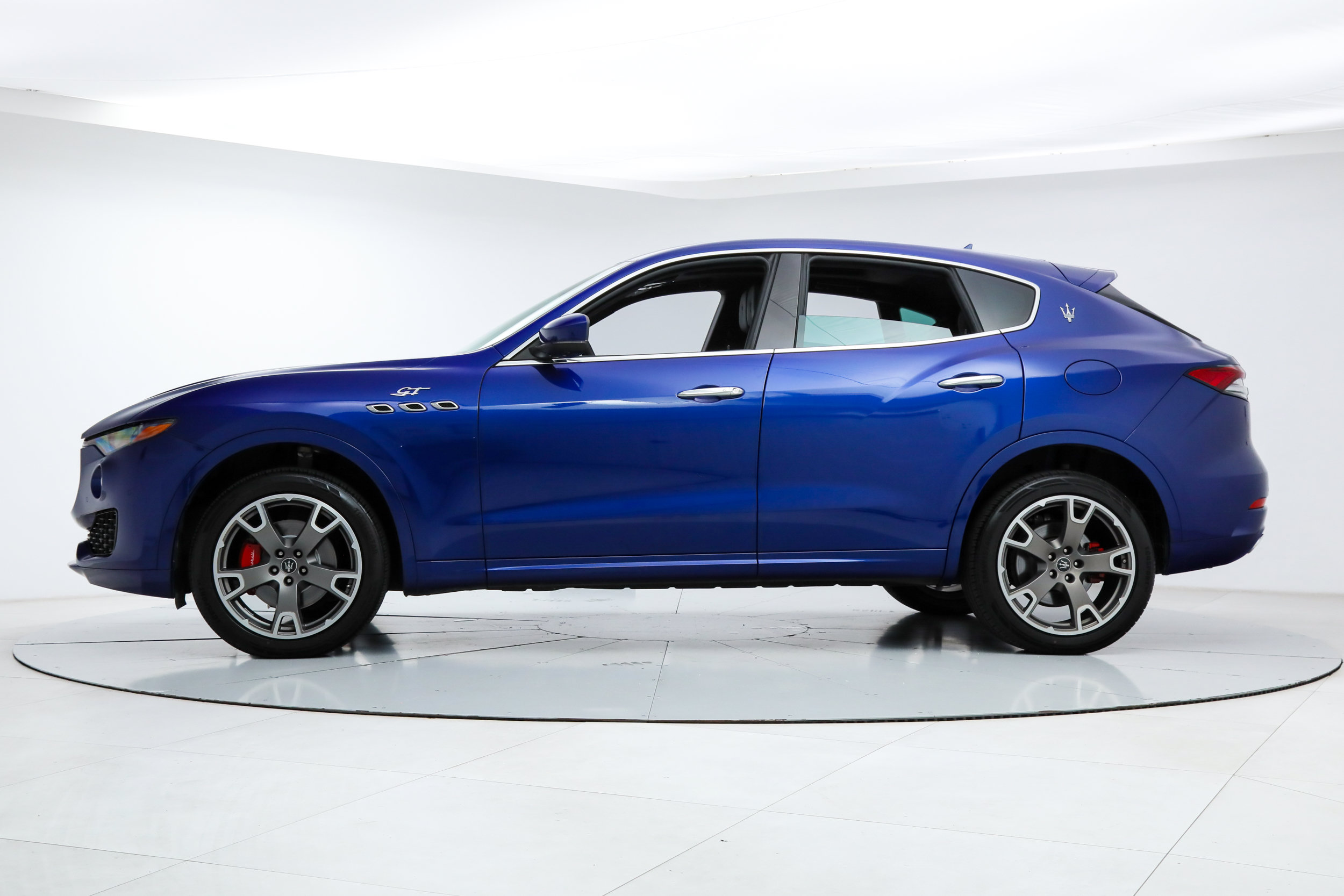 Certified 2023 Maserati Levante GT AWD/4WD image 2