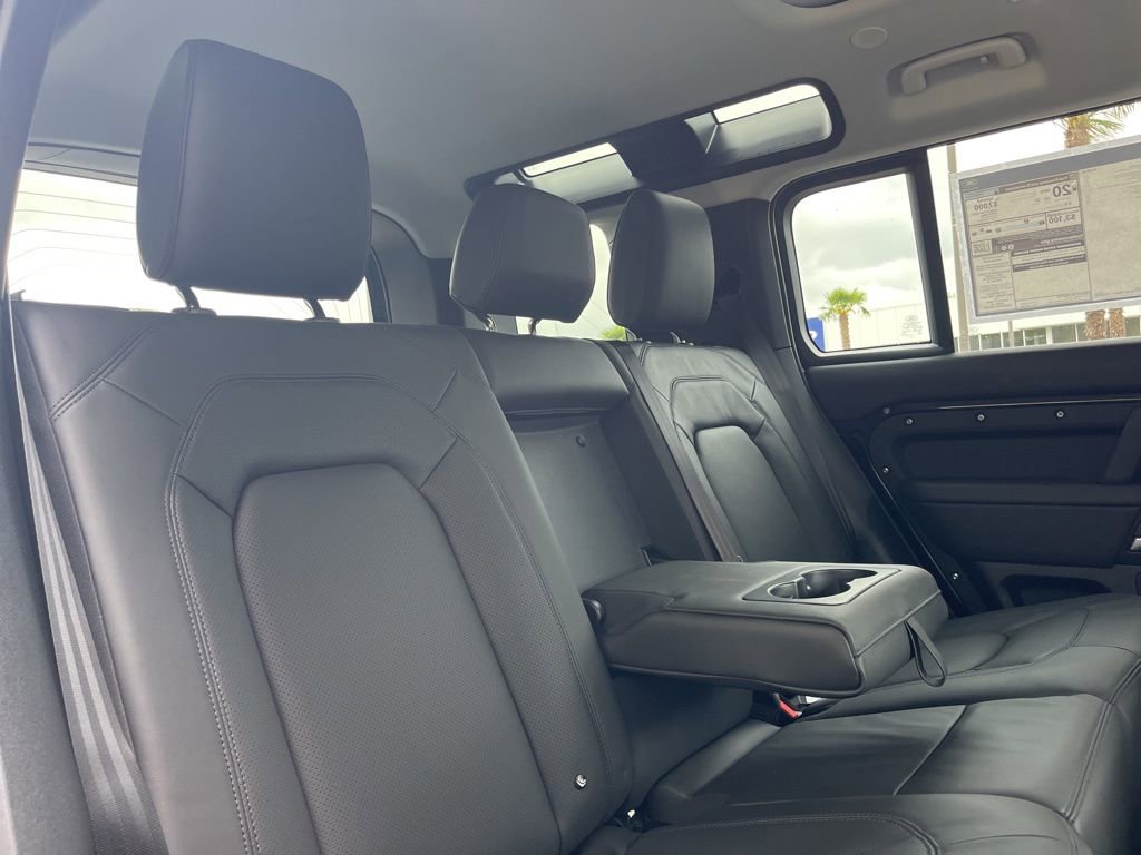 New 2026 Land Rover Defender 110 S AWD/4WD image 8