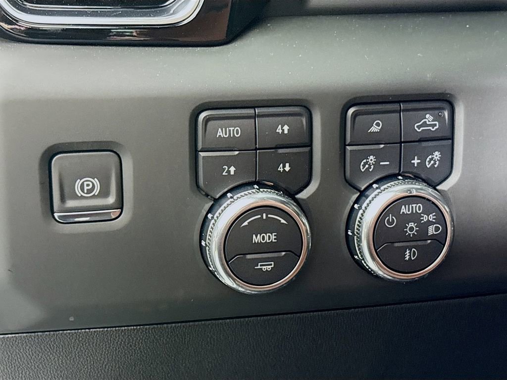 New 2025 GMC Sierra 3500 Denali Ultimate image 10