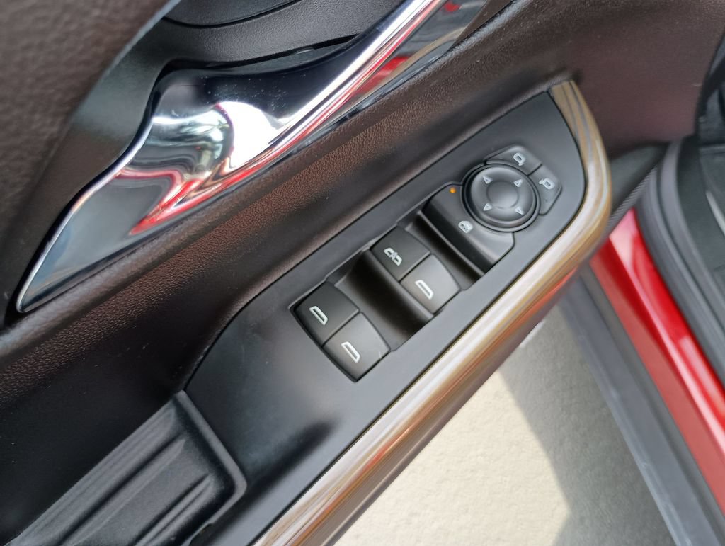 Used 2023 GMC Acadia SLE w/ Driver Convenience Package FWD image 19