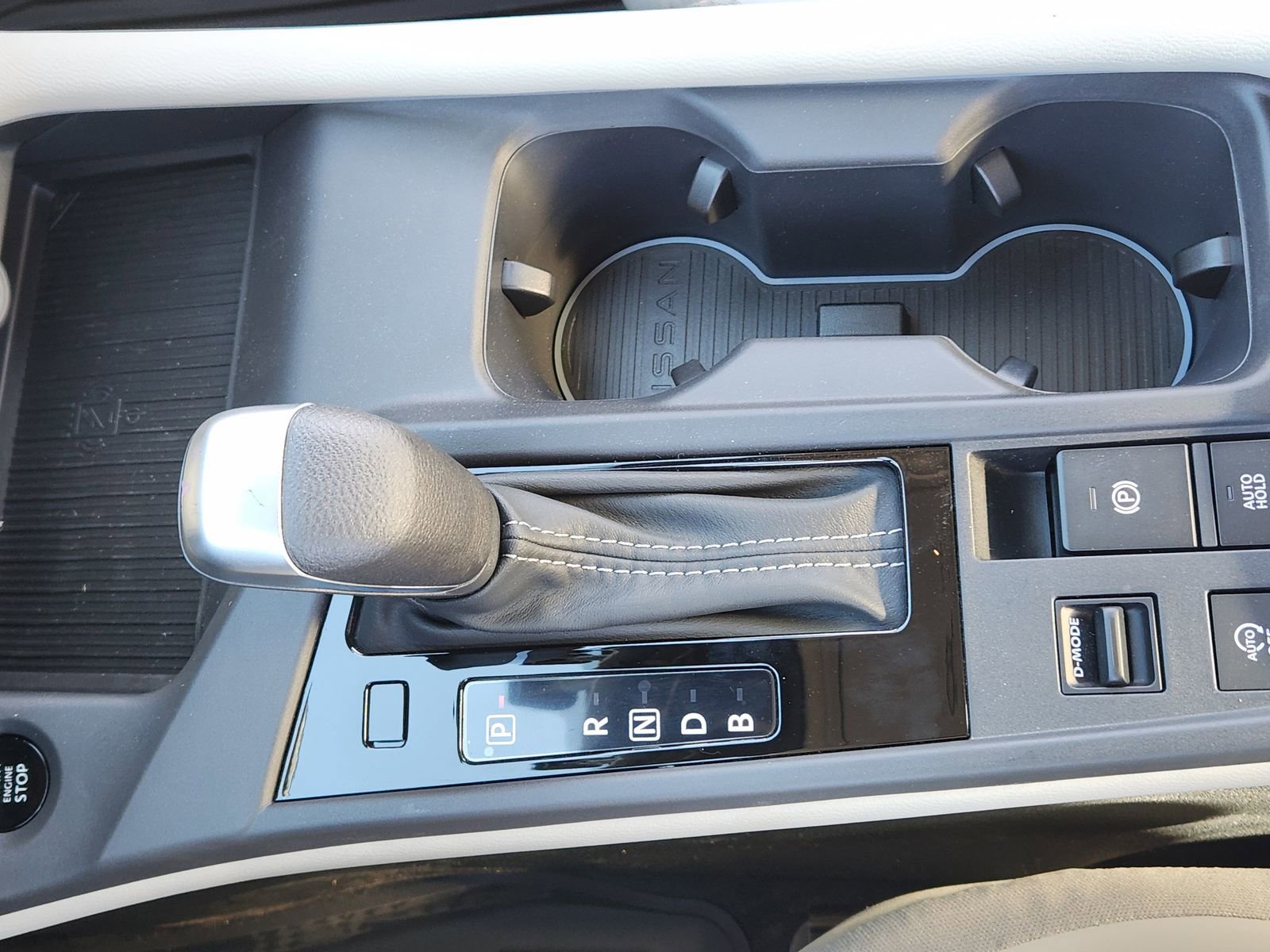 New 2026 Nissan Sentra SL w/ Floor Mat Package FWD image 19