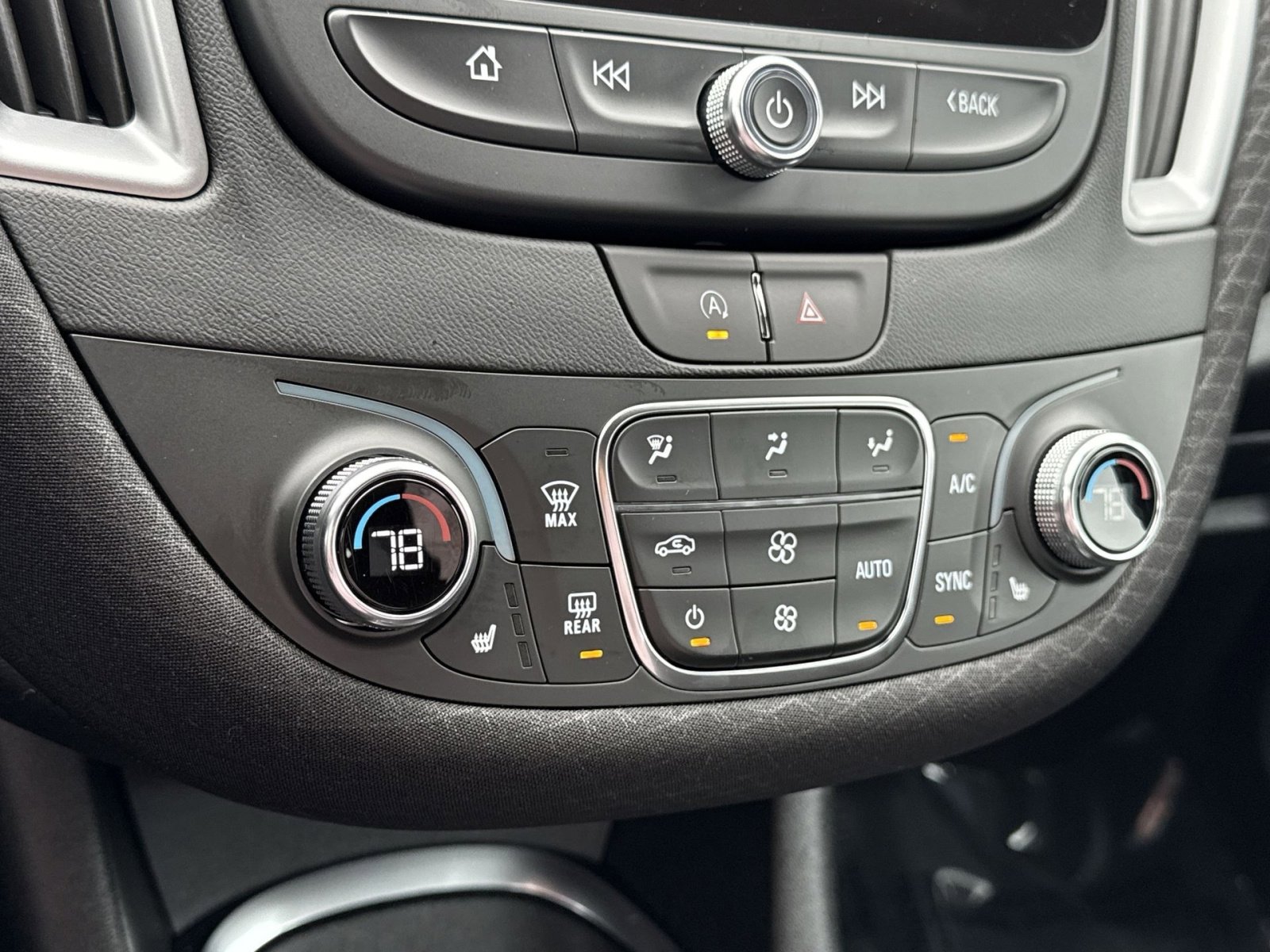 Used 2025 Chevrolet Malibu LT image 21