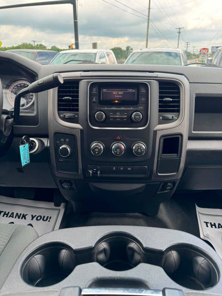 Used 2018 RAM 3500 Tradesman w/ Chrome Appearance Group AWD/4WD image 12