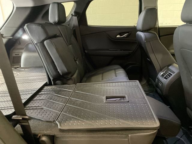 Used 2024 Chevrolet Blazer LT w/ Midnight/Sport Edition FWD image 17