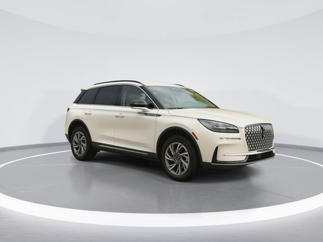 Used 2026 Lincoln Corsair Premiere FWD image 2