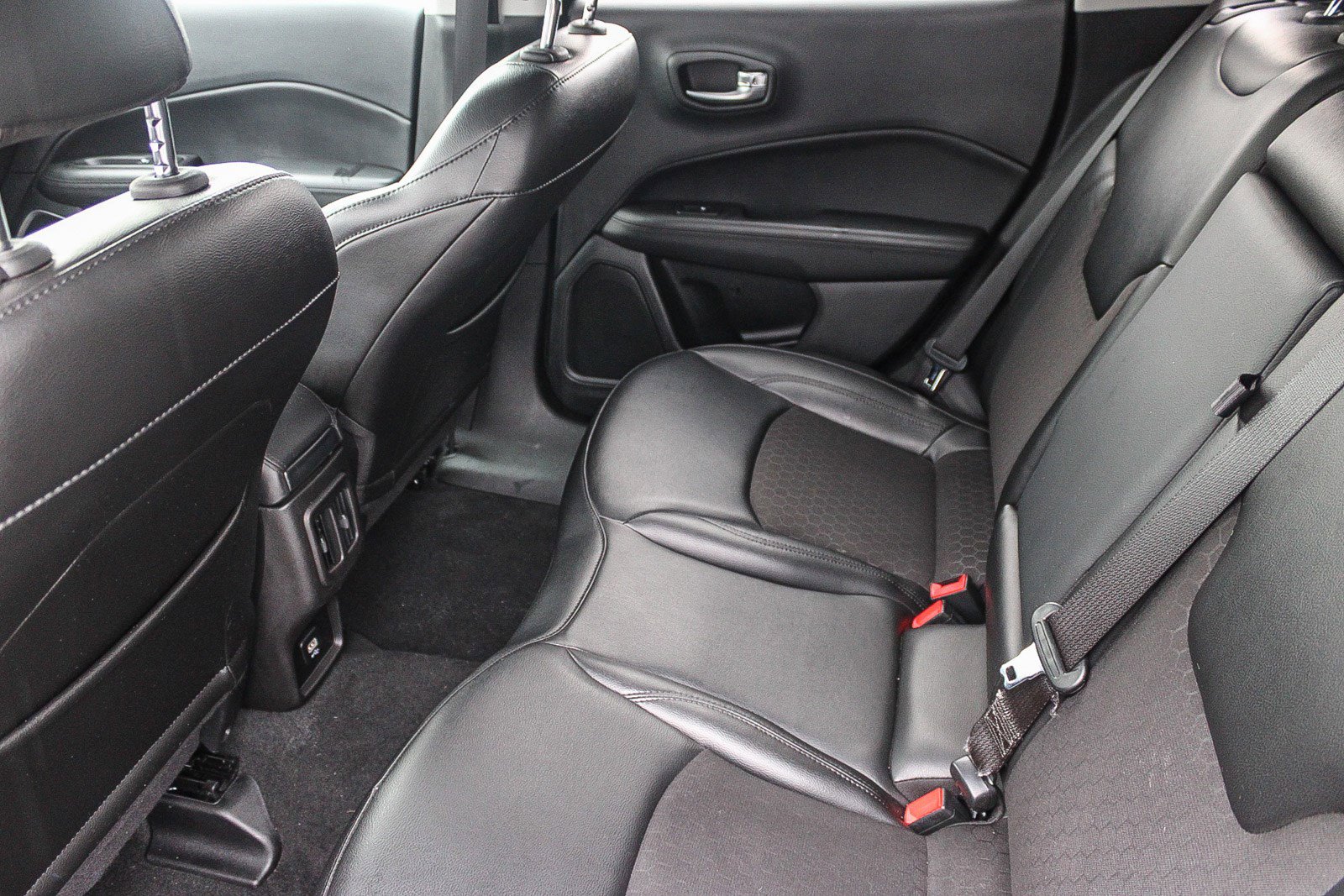 Used 2020 Jeep Compass Latitude image 19