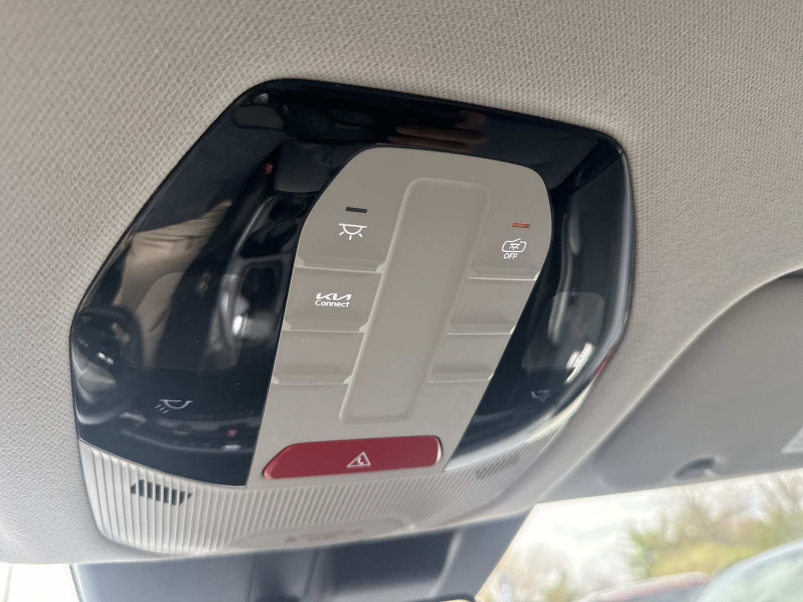Used 2025 Kia K4 FWD image 25