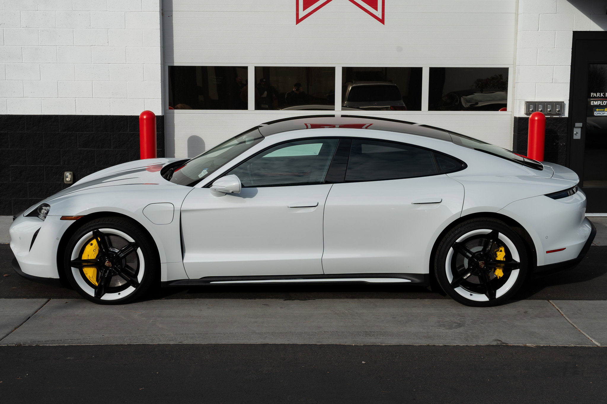 Used 2020 Porsche Taycan 4S image 54