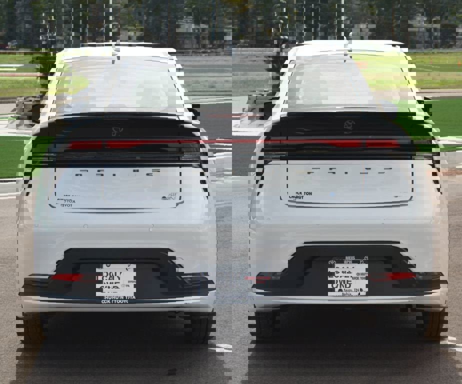 Used 2023 Toyota Prius LE image 3