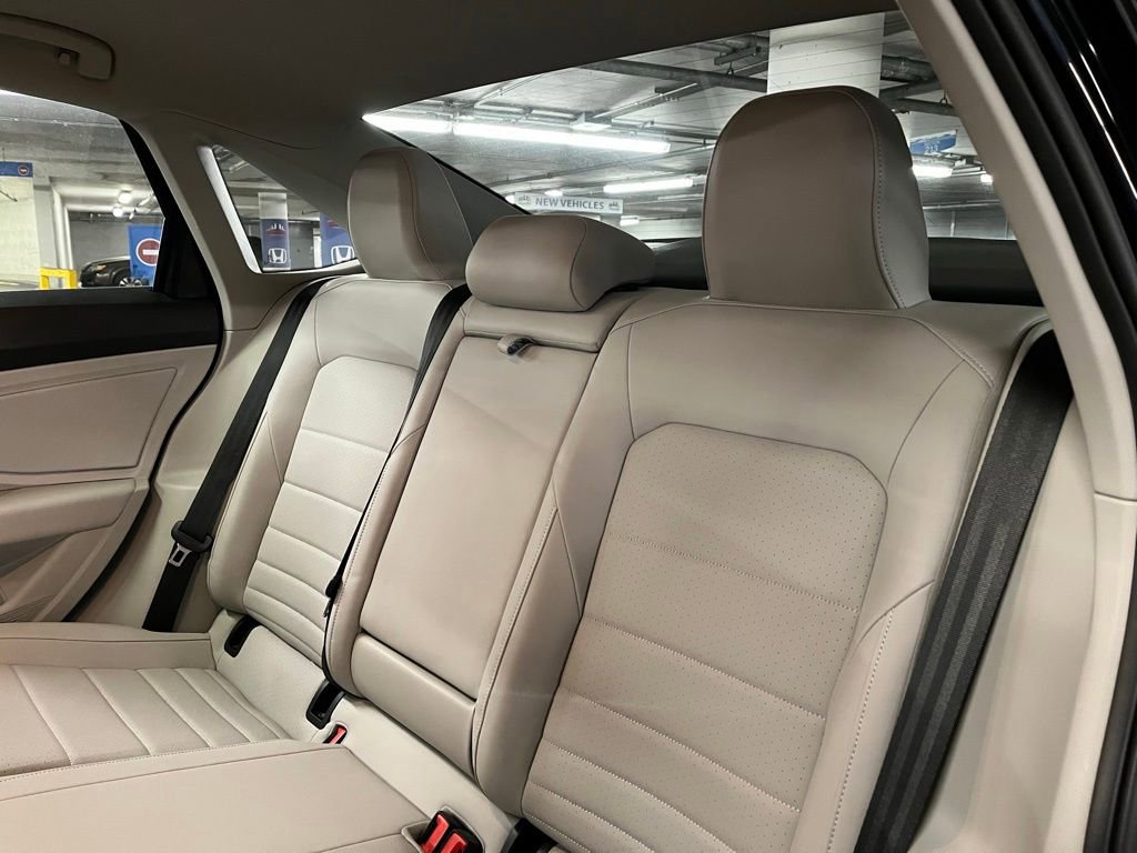 Used 2021 Volkswagen Jetta SE w/ SE Cold Weather Package image 19