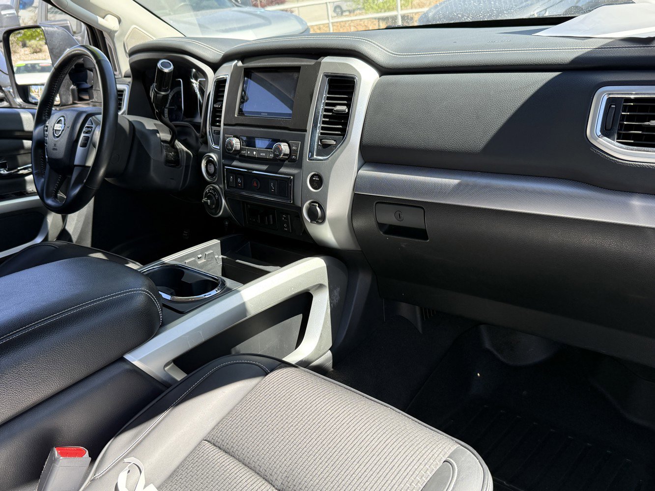 Used 2018 Nissan Titan PRO-4X w/ Pro-4x Utility Package image 25