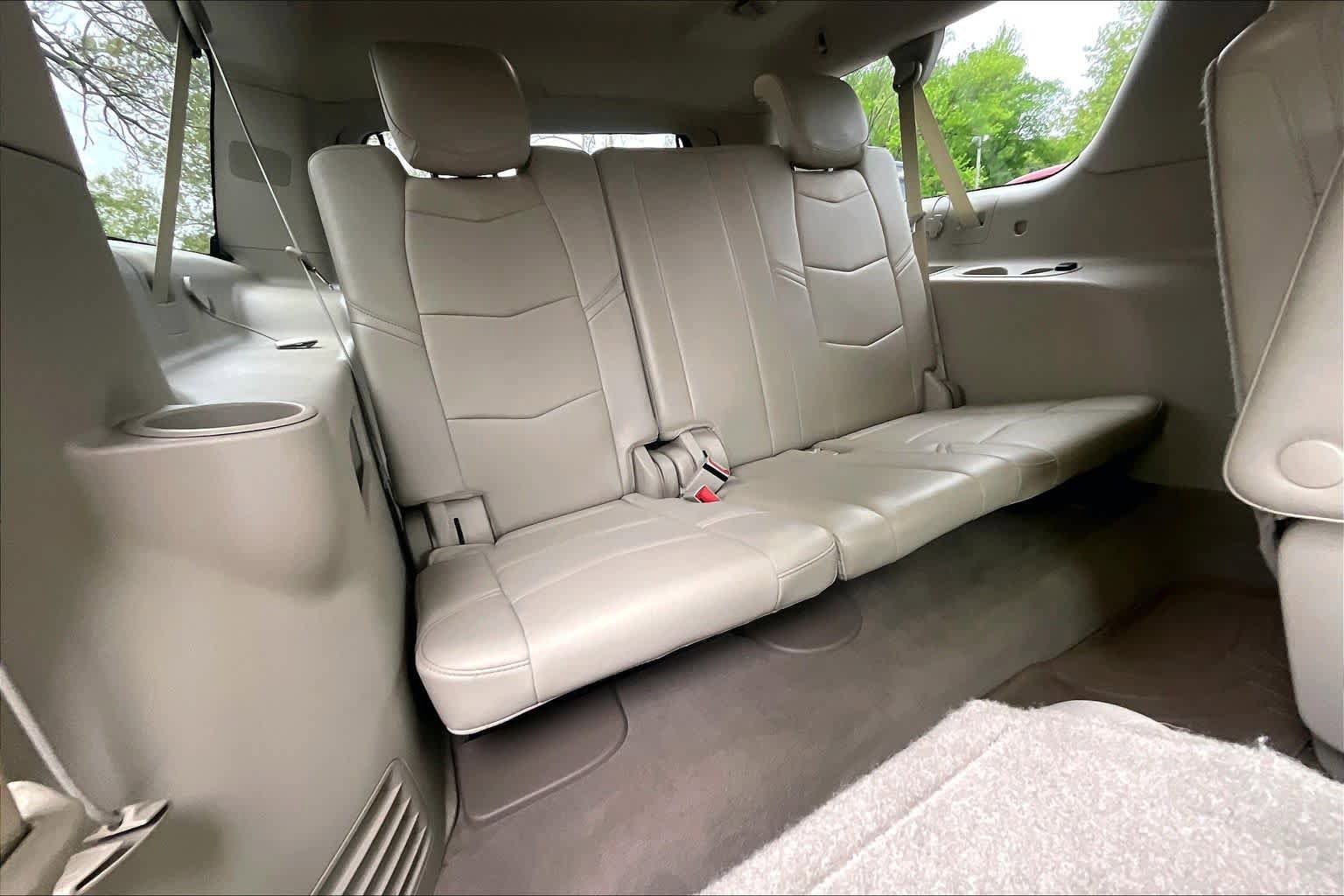 Used 2015 Cadillac Escalade ESV Luxury AWD/4WD image 23