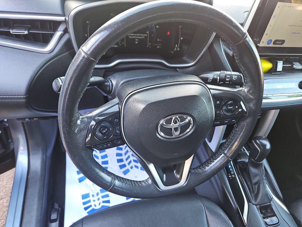 Used 2023 Toyota Corolla Cross XLE w/ Convenience Package AWD/4WD image 15