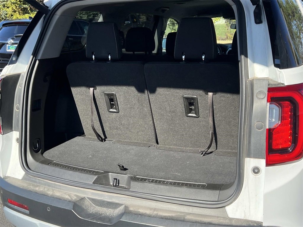 Certified 2023 GMC Acadia SLE w/ Driver Convenience Package image 11