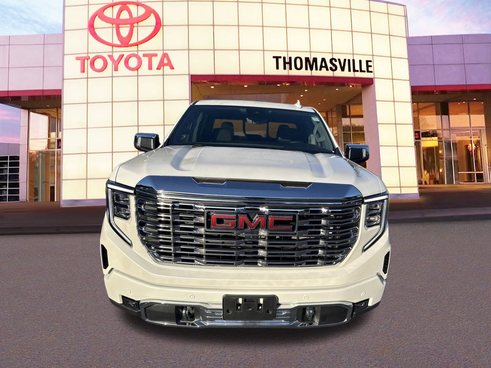 Used 2024 GMC Sierra 1500 Denali w/ Technology Package image 2