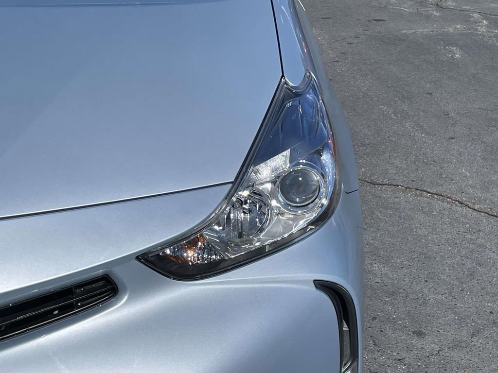 Used 2016 Toyota Prius V Four image 12