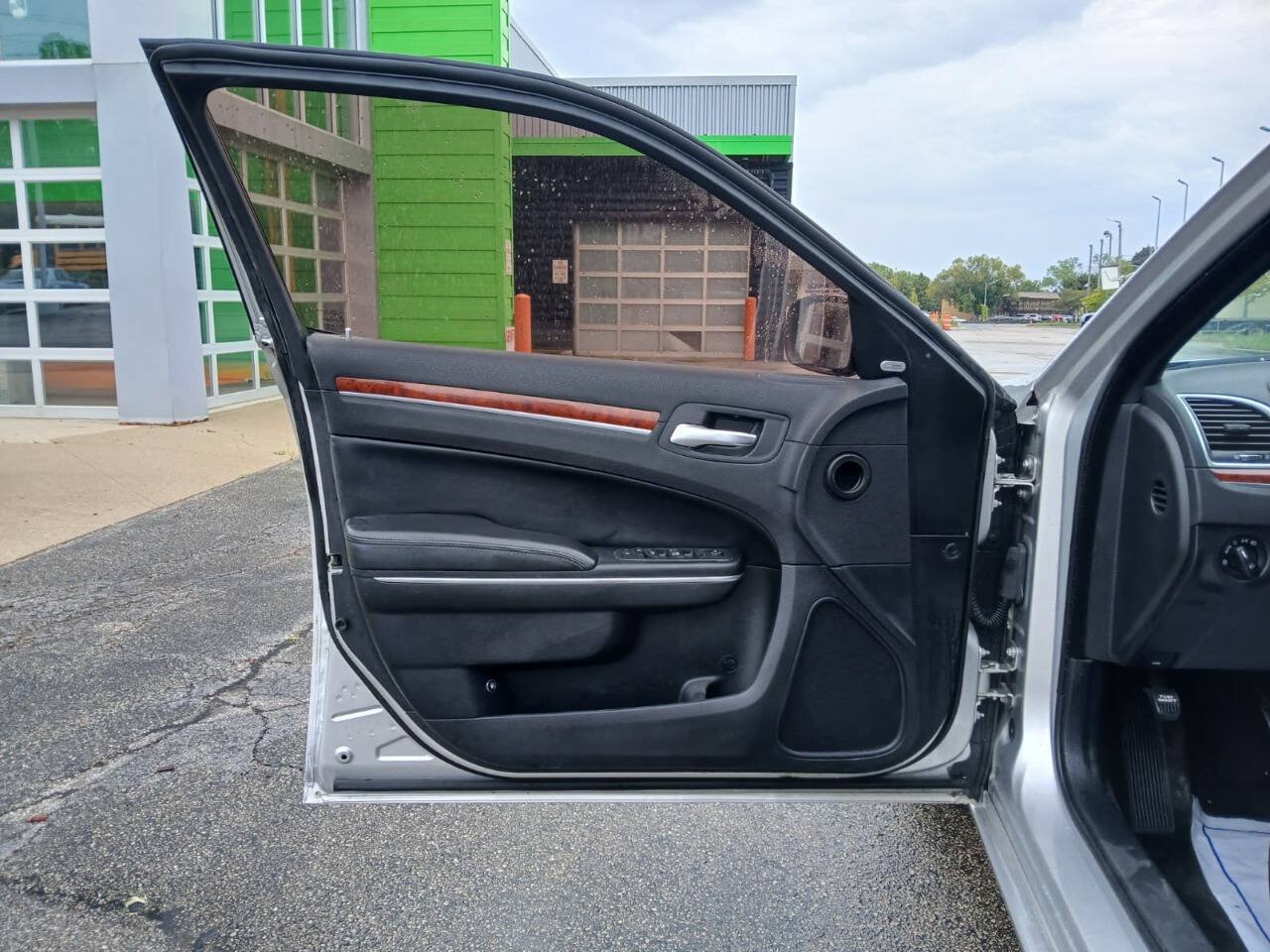 Used 2012 Chrysler 300 Limited RWD image 11