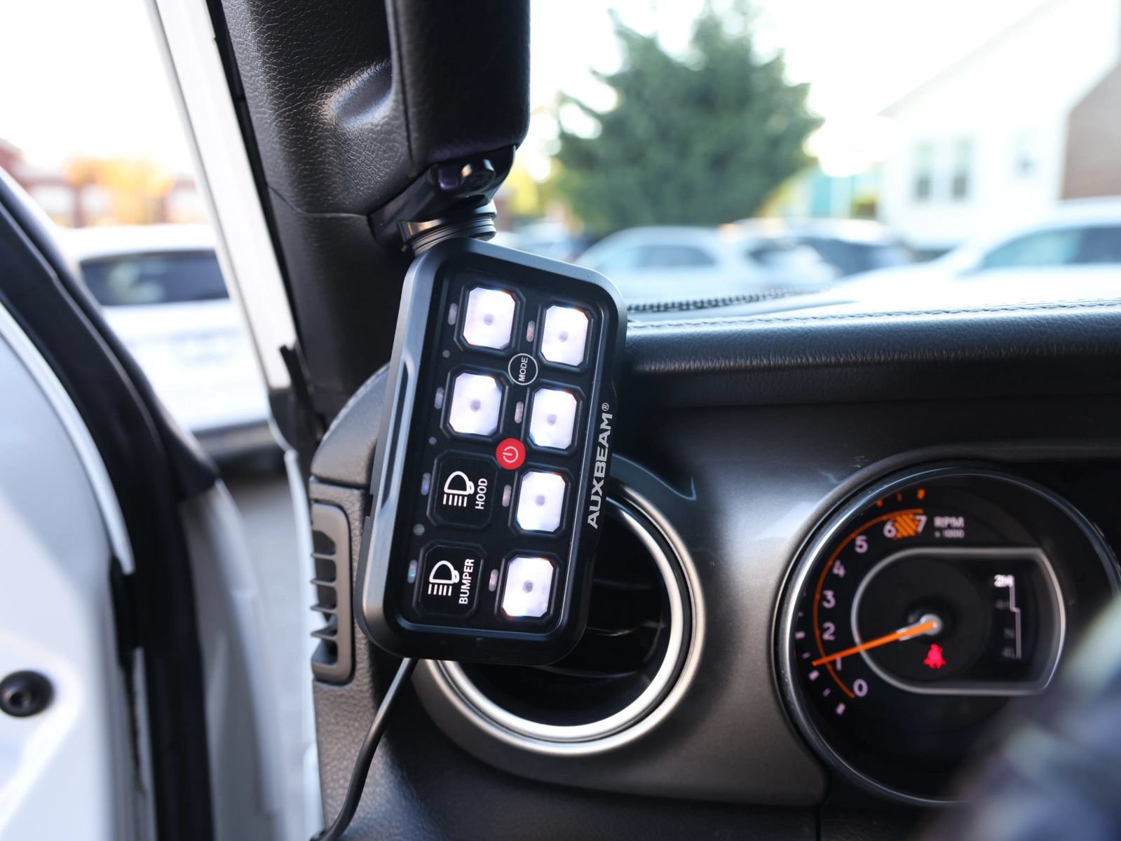 Used 2019 Jeep Wrangler Unlimited Sahara w/ Safety Group AWD/4WD image 19