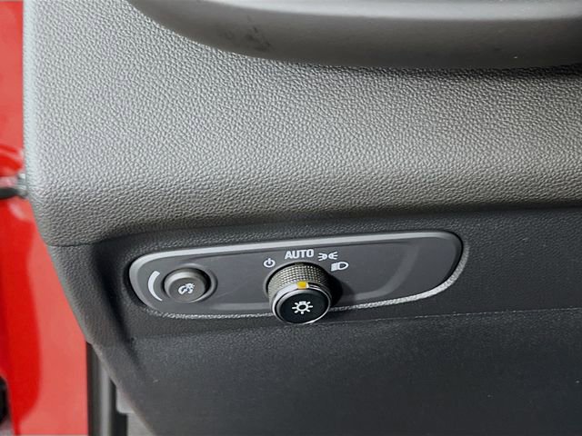 Used 2023 Buick Envision Essence image 9