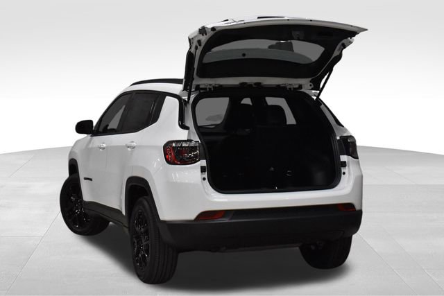 New 2026 Jeep Compass Latitude image 29
