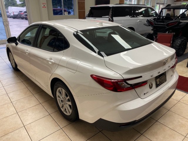 Used 2025 Toyota Camry LE FWD image 3