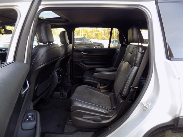 New 2024 Jeep Grand Cherokee L Altitude AWD/4WD image 37