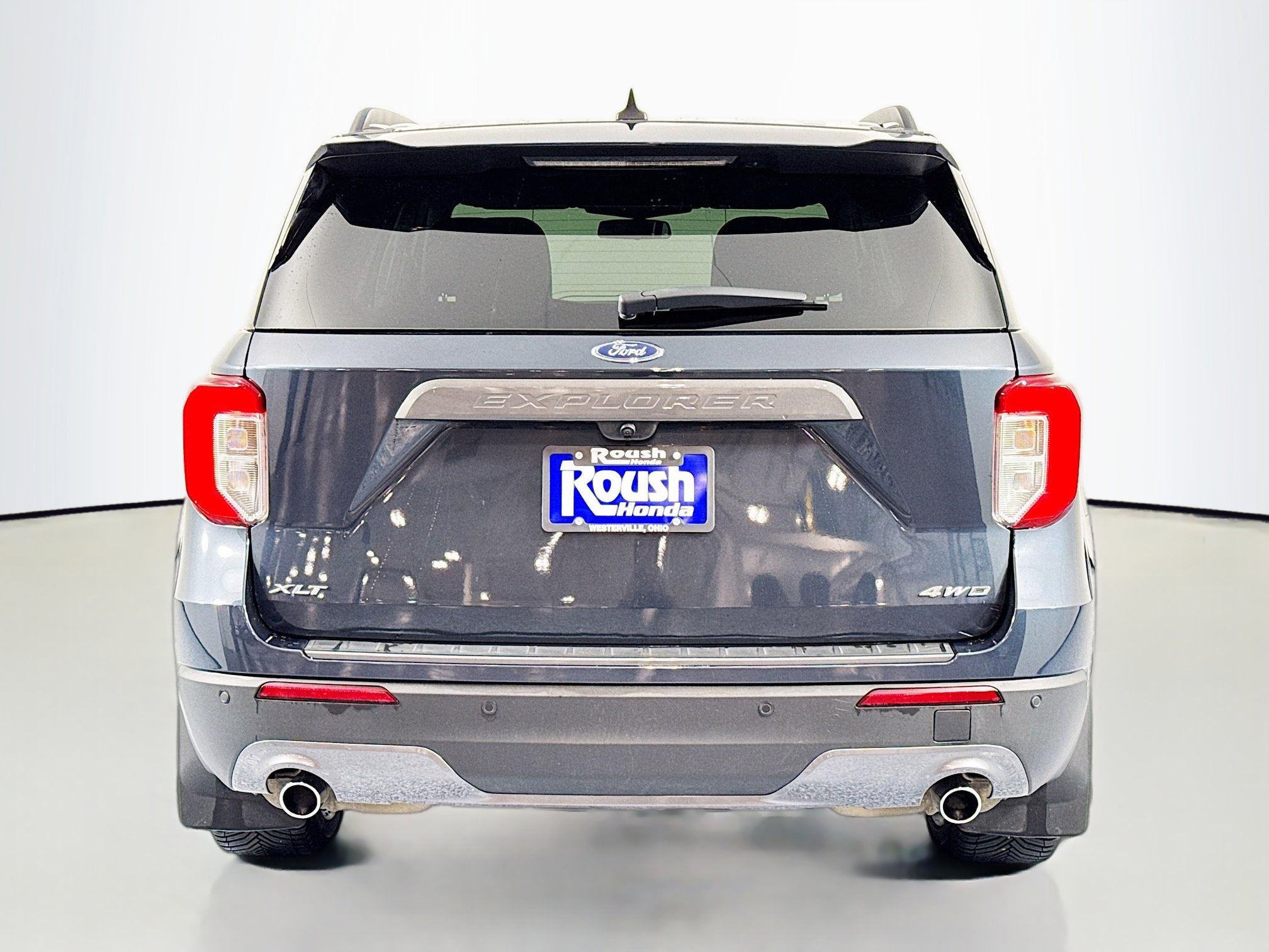 Used 2022 Ford Explorer XLT w/ Equipment Group 202A image 6