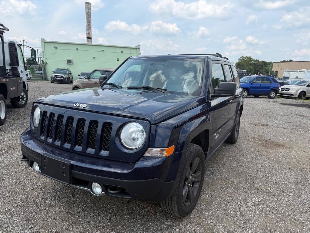 Used 2013 Jeep Patriot Latitude w/ Freedom Edition Pkg AWD/4WD image 2