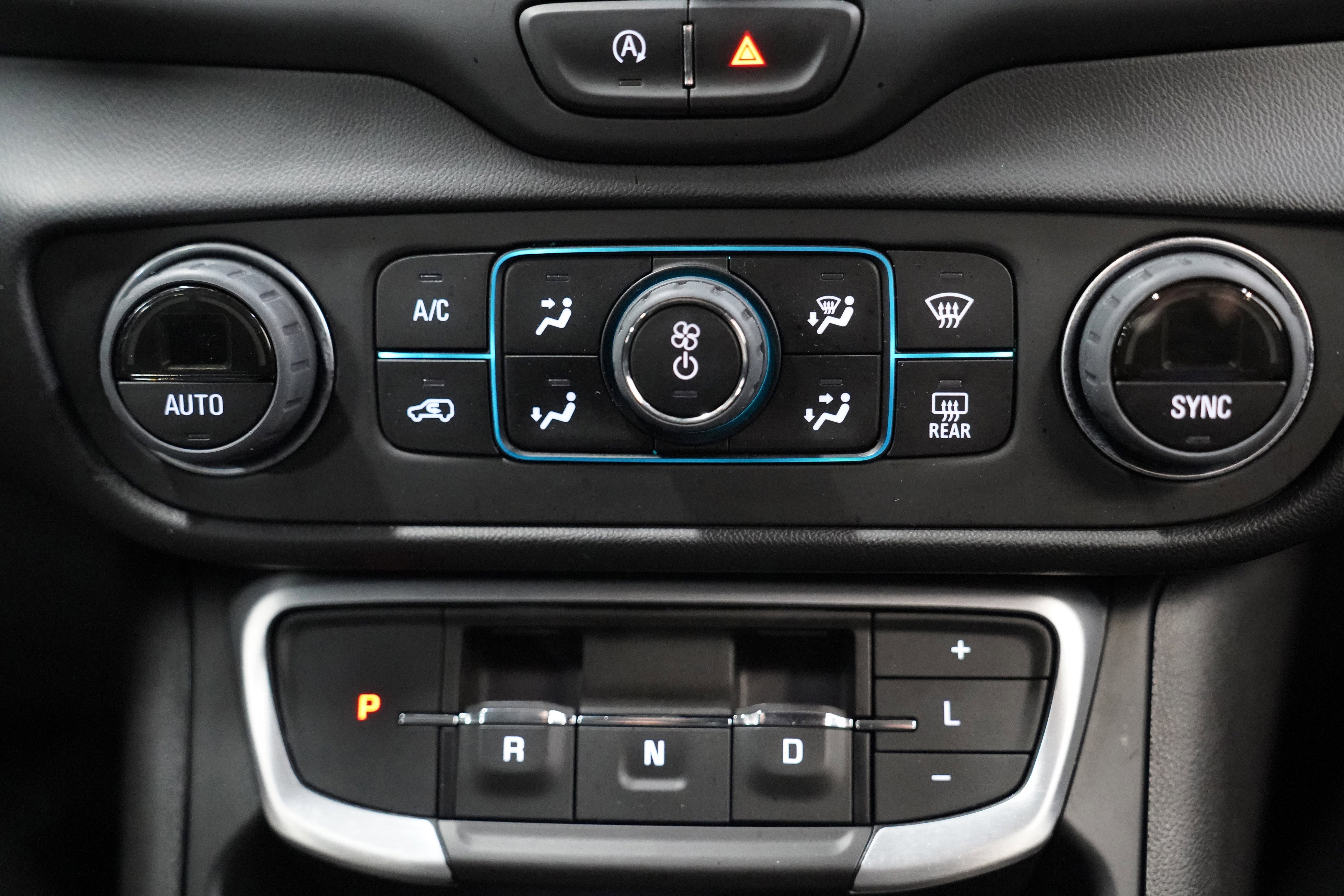 Used 2023 GMC Terrain SLE w/ Driver Convenience Package image 27