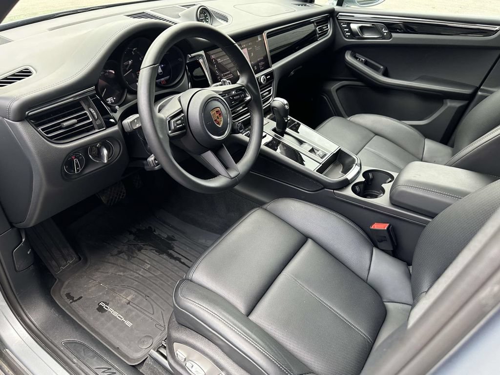 Certified 2026 Porsche Macan AWD/4WD image 11