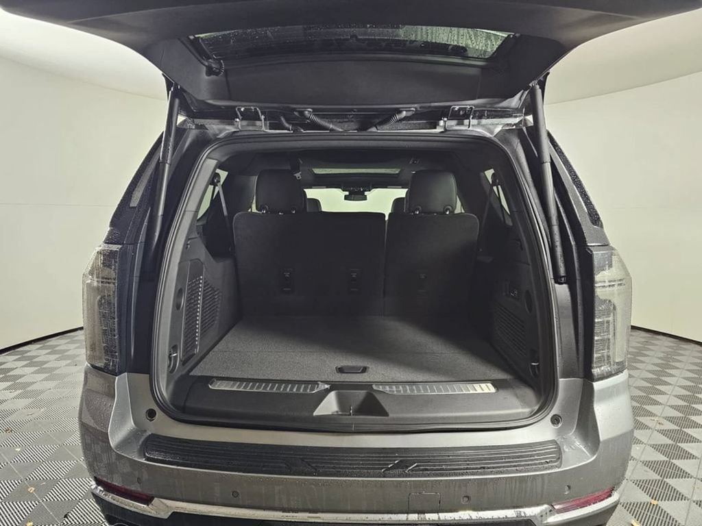 New 2026 Chevrolet Suburban Premier w/ Sun And Tow Package AWD/4WD image 16