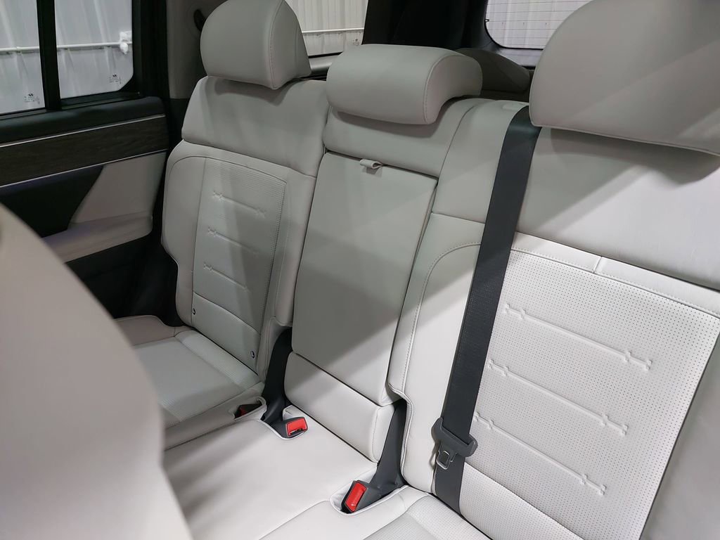 Used 2025 Hyundai Santa Fe Limited image 16