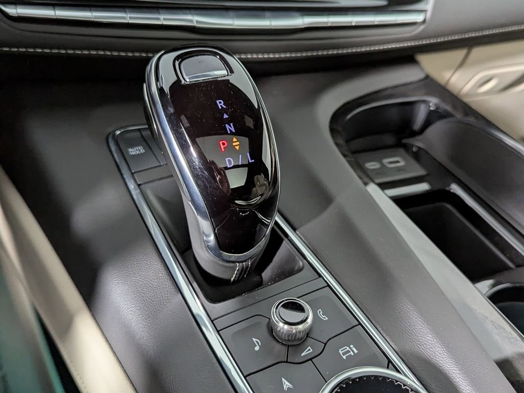 Used 2024 Cadillac Escalade Premium Luxury image 32