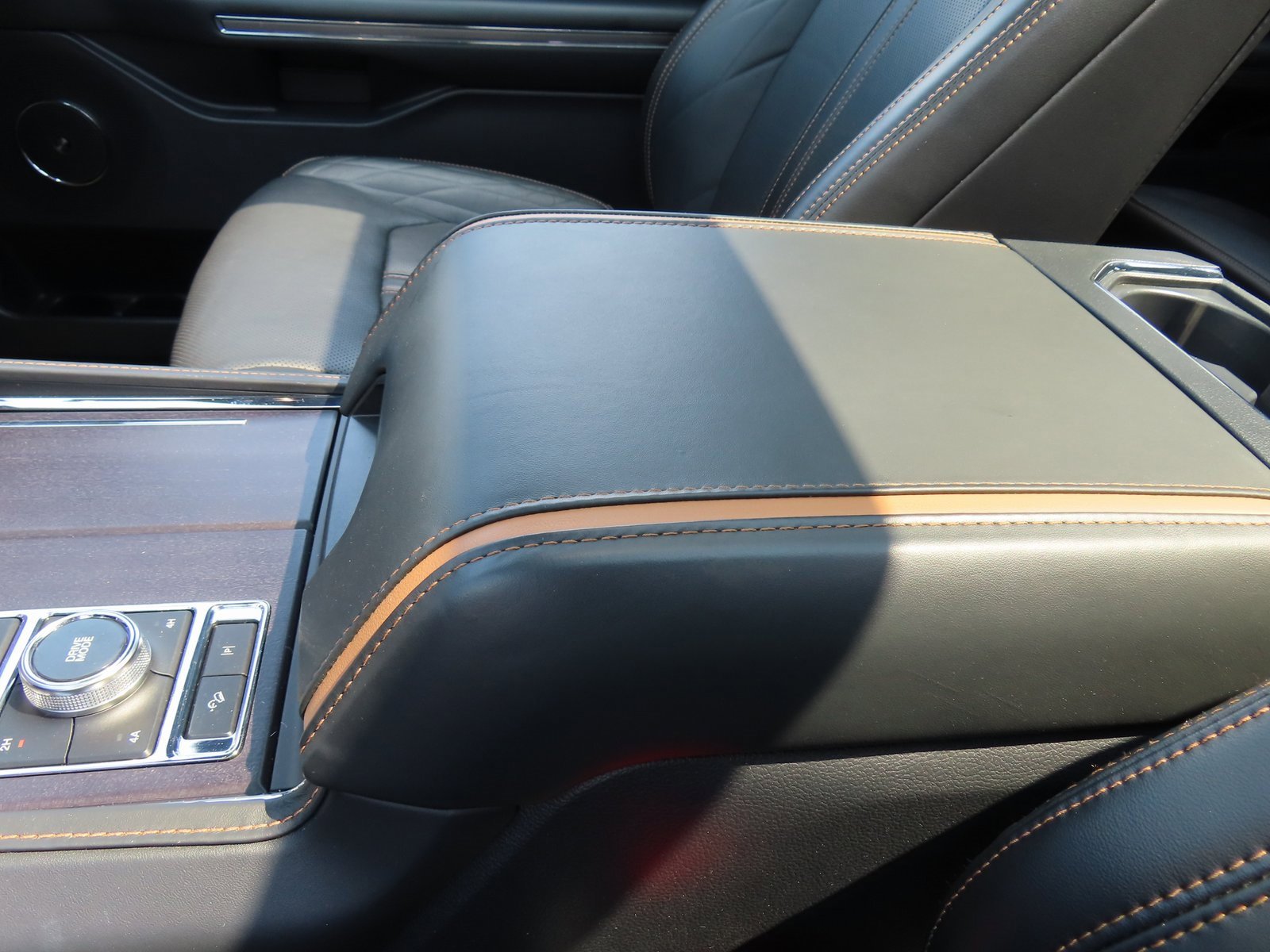 Used 2023 Ford Expedition Platinum image 30
