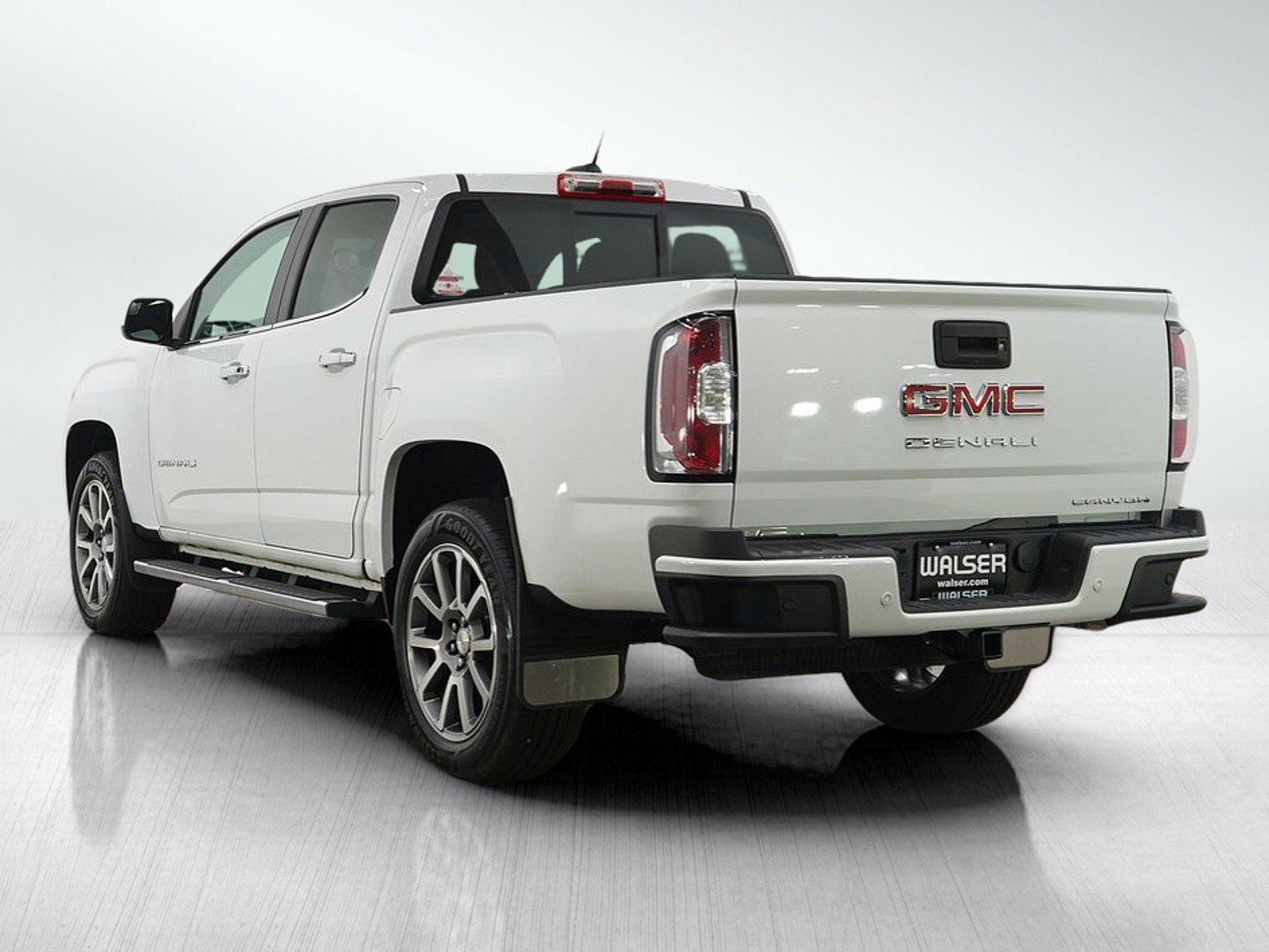 Used 2022 GMC Canyon Denali AWD/4WD image 3