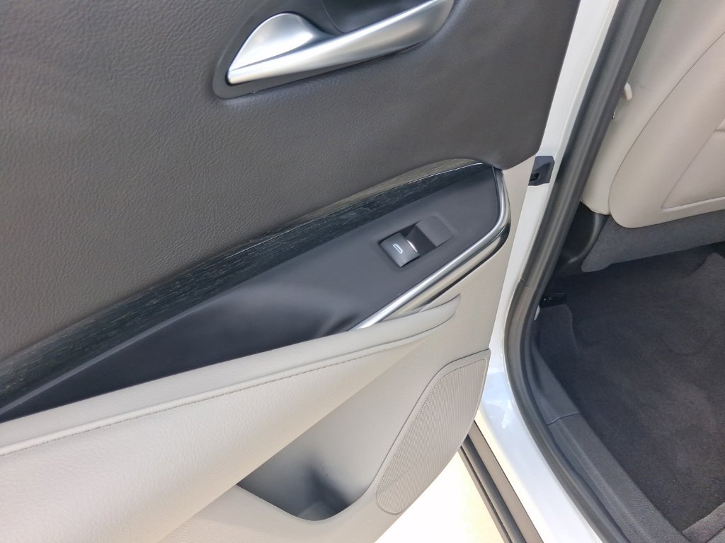 Used 2023 Cadillac XT4 Premium Luxury FWD image 11