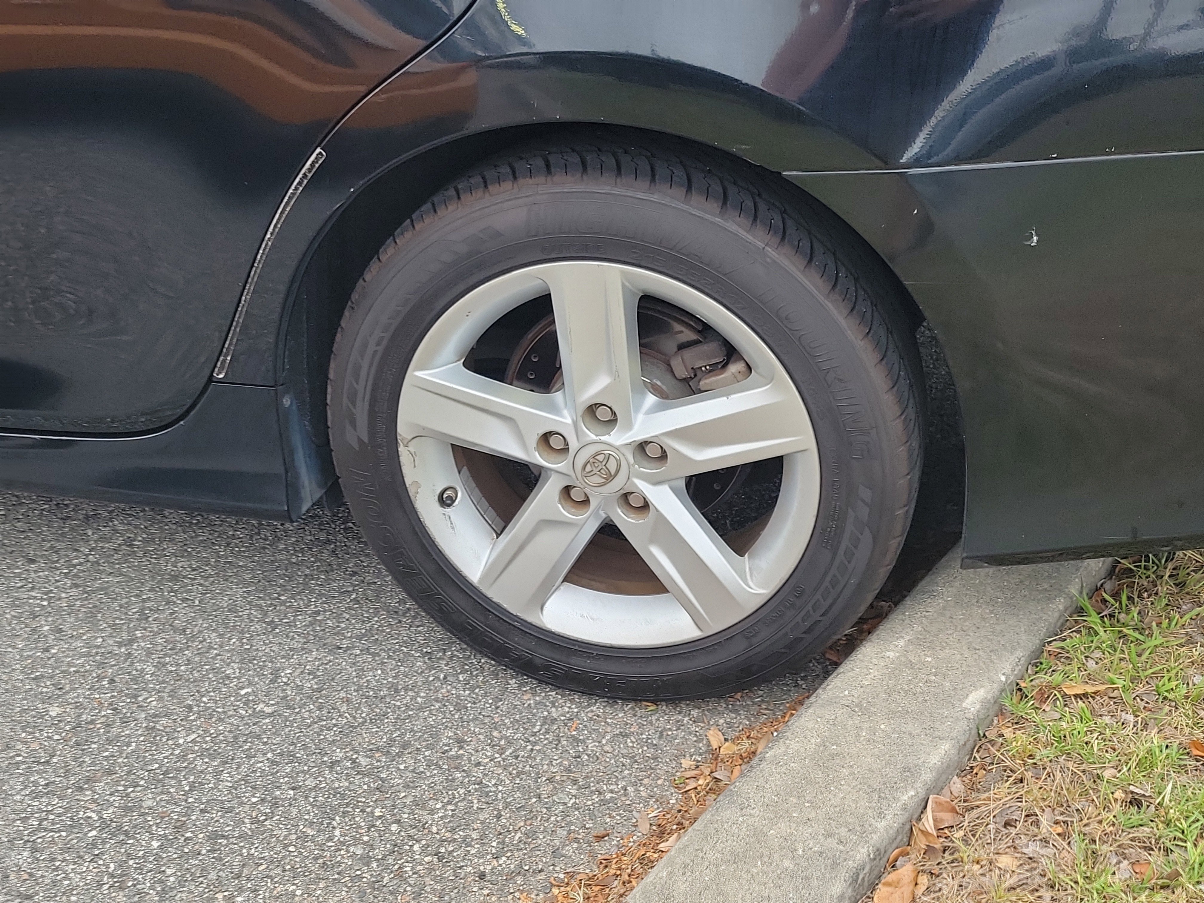 Used 2013 Toyota Camry SE FWD image 23