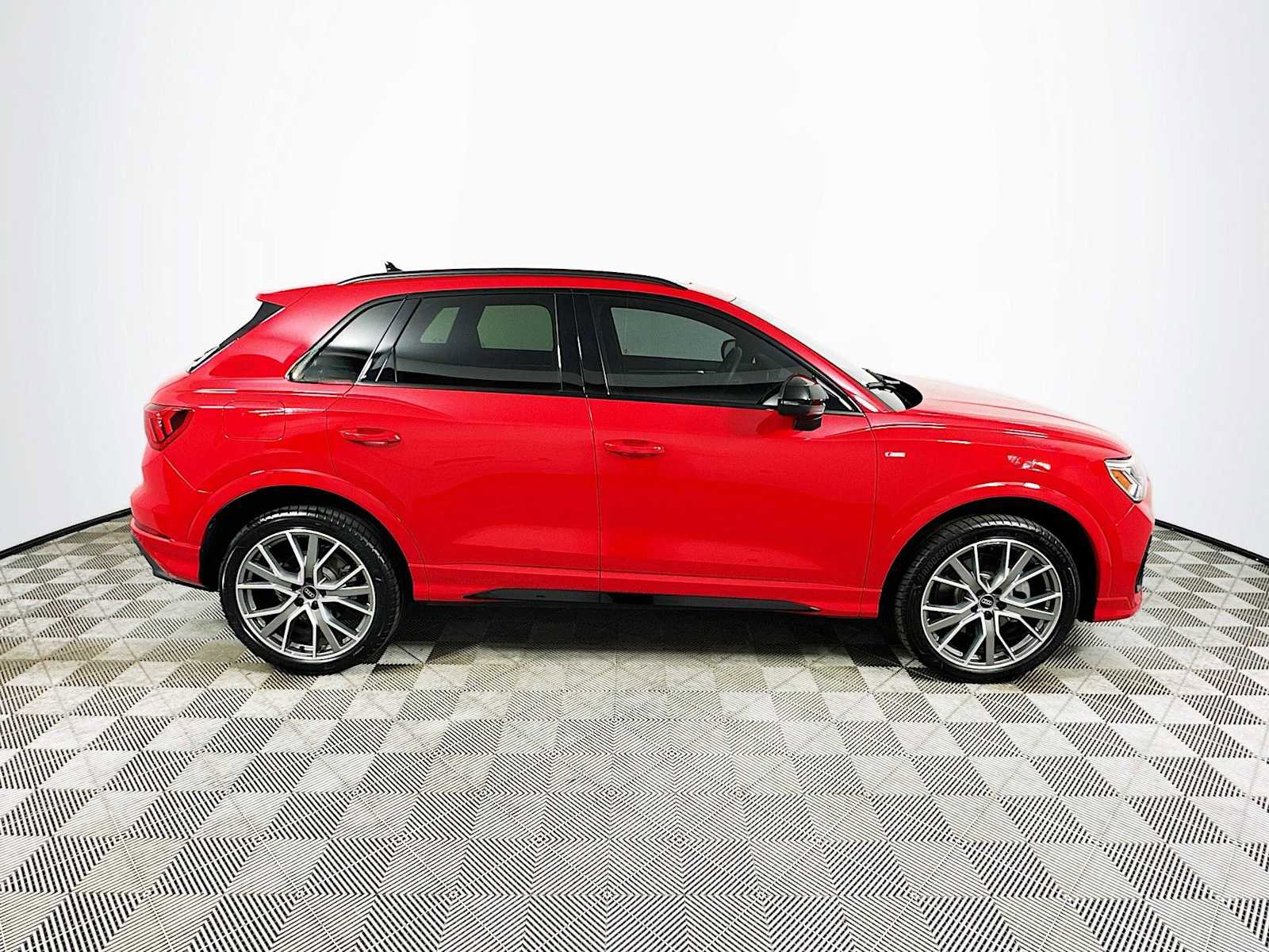 Certified 2025 Audi Q3 2.0T Premium Plus w/ Premium Plus Package image 8