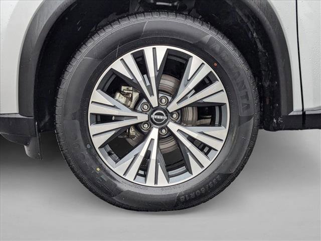 Used 2023 Nissan Rogue SV image 24