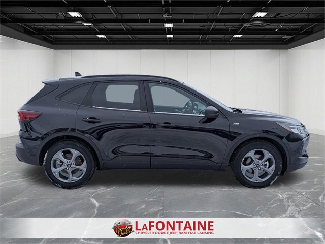 Used 2025 Ford Escape ST-Line image 6