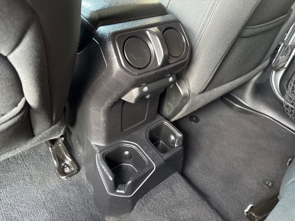 Used 2018 Jeep Wrangler Unlimited Sport S AWD/4WD image 23