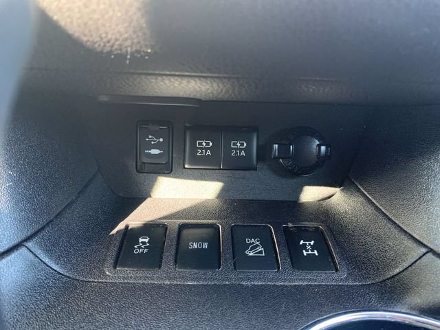 Used 2018 Toyota Highlander XLE AWD/4WD image 27