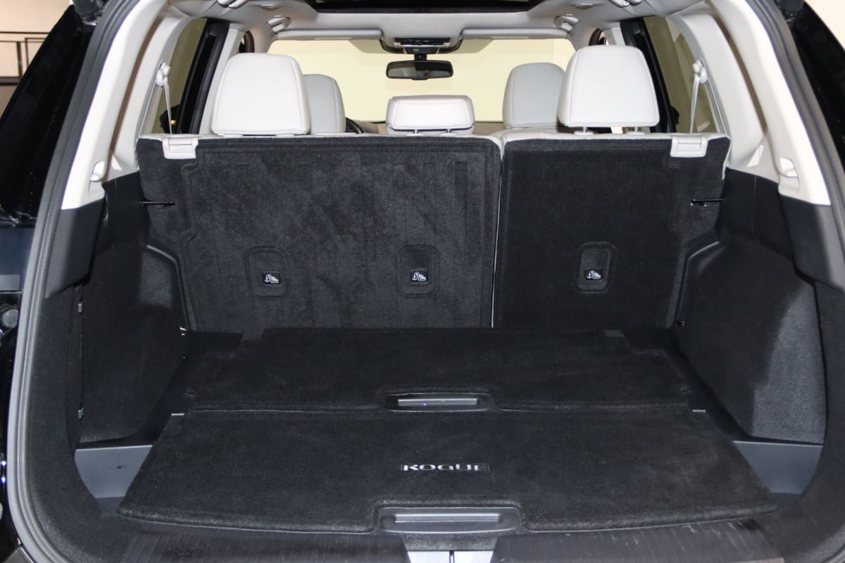 Used 2023 Nissan Rogue SL image 60