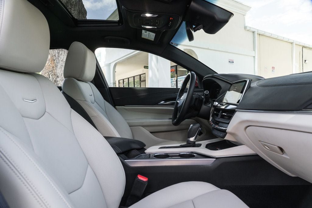 Used 2025 Cadillac CT4 Premium Luxury RWD image 27