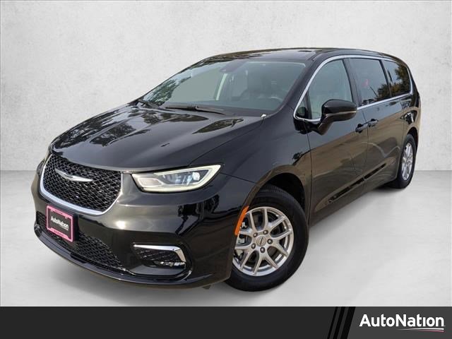 Used 2024 Chrysler Pacifica Touring-L image 1