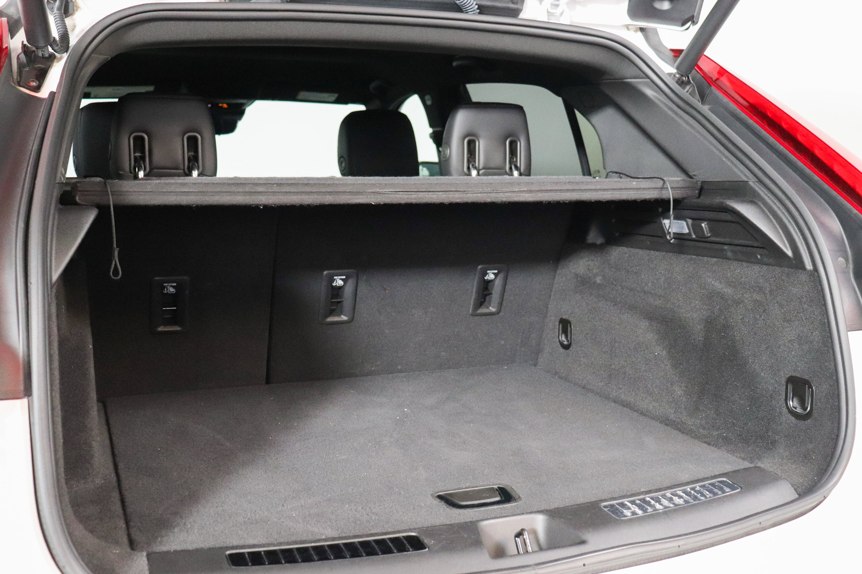 Used 2022 Cadillac XT4 Premium Luxury w/ Enhanced Visibility Package AWD/4WD image 10